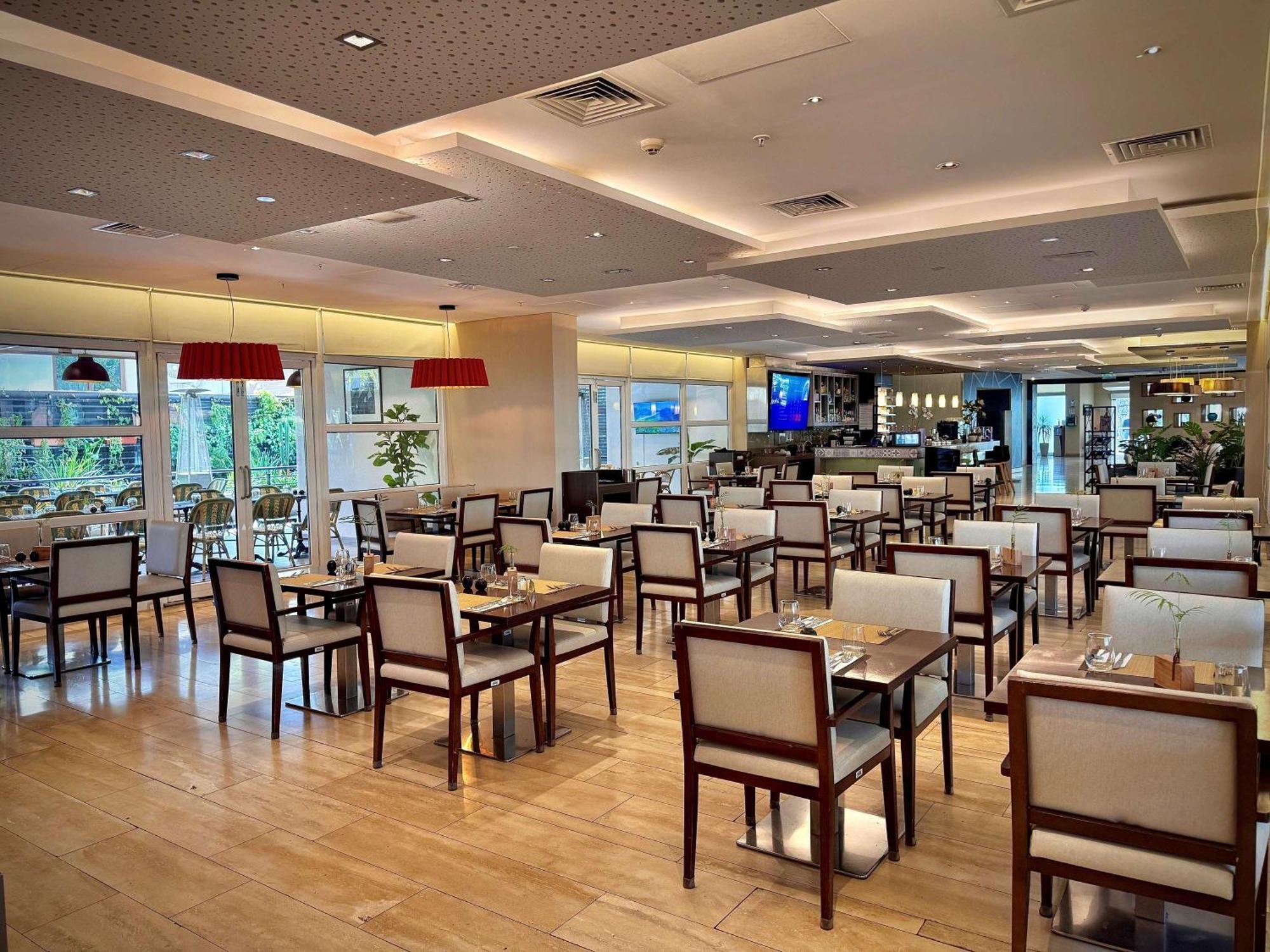 圣地亚哥维塔库拉诺富特酒店 外观 照片